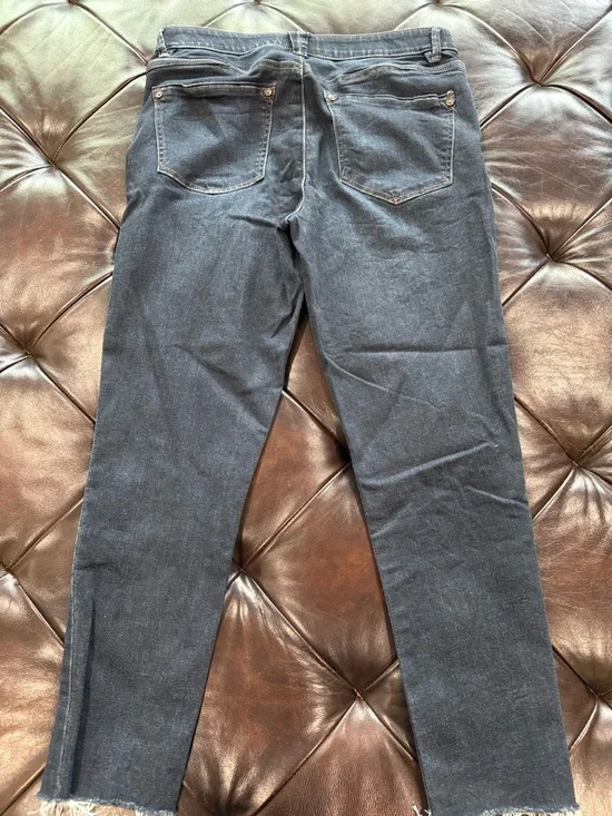 Wit & Wisdom Women's Slim Jeans/jegging - Dark Wash Black Denim with Raw Hem - Picture 2 of 4